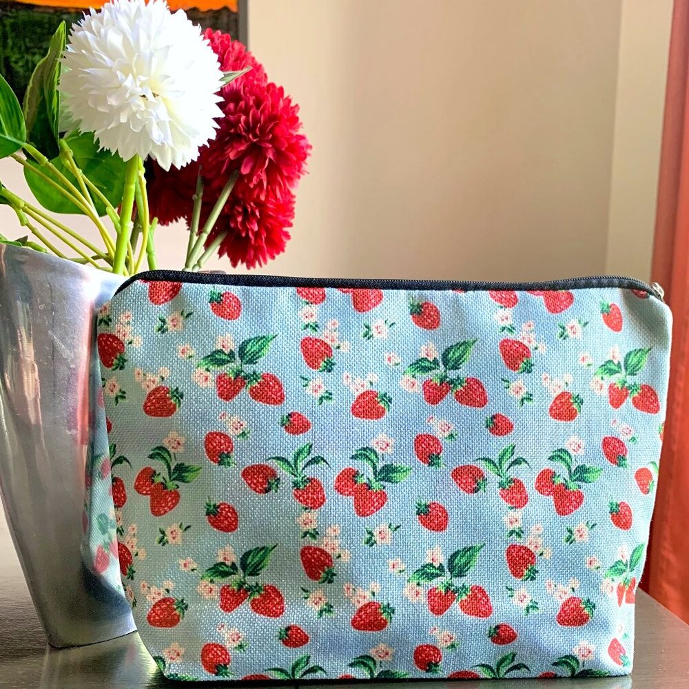 Large Vintage Strawberries Strawberry Flowers Zippered Pouch Cosmetic Travel Bag - Picture 1 of 5